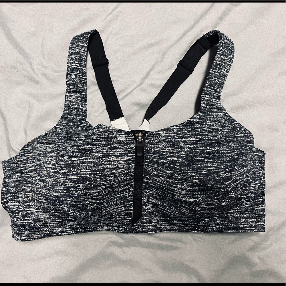 Victoria’s Secret Incredible Knockout Ultra Max Sports Bra